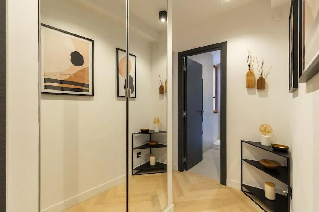 Charme Et Modernite Au Coeur Du Vieux Nice Apartment