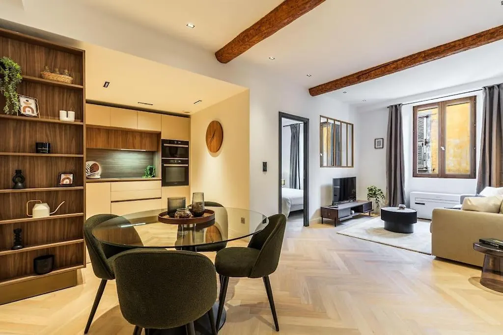 Charme Et Modernite Au Coeur Du Vieux Nice Apartment